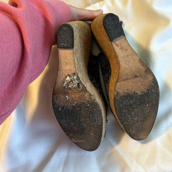 CH Carolina Herrera Black Floral Lace Cork Wedge Sandals with Pearl Accents EU40 - Picture 8 of 12